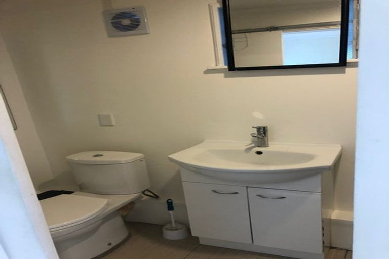 Photo of property in 3/138 Rangatira Road, Beach Haven, Auckland, 0626