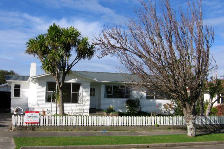 Photo of property in 24 Akaroa Avenue, Awapuni, Palmerston North, 4412
