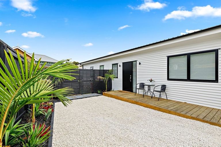 Photo of property in 32a Gledstane Road, Stanmore Bay, Whangaparaoa, 0932