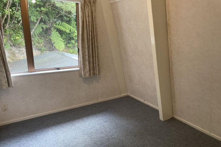 Photo of property in 39 London Road, Korokoro, Lower Hutt, 5012