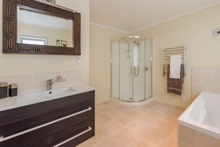 Photo of property in 122 Manly Street, Paraparaumu Beach, Paraparaumu, 5032