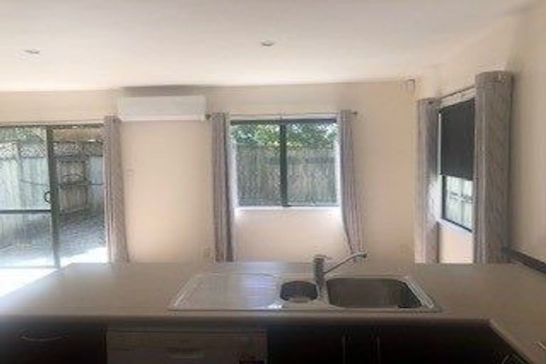 Photo of property in 5/3 Orwell Road, Greenhithe, Auckland, 0632