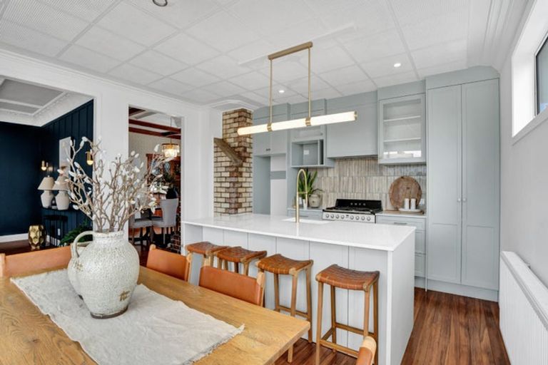 Photo of property in 19 Baring Terrace, Strandon, New Plymouth, 4312