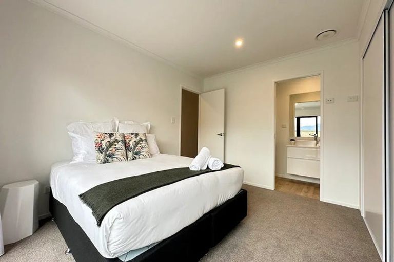 Photo of property in 8 Barn Road, Jacks Point, 9371