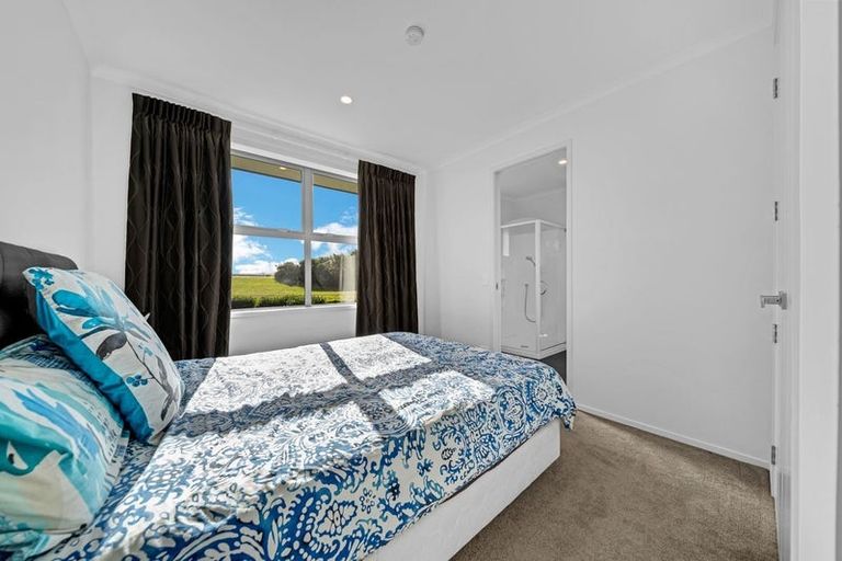 Photo of property in 54 Te Ara Aukati Terrace, Pokeno, 2471