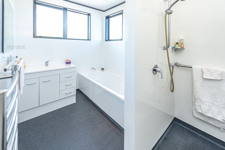 Photo of property in 26 Tower Crescent, Durie Hill, Whanganui, 4500