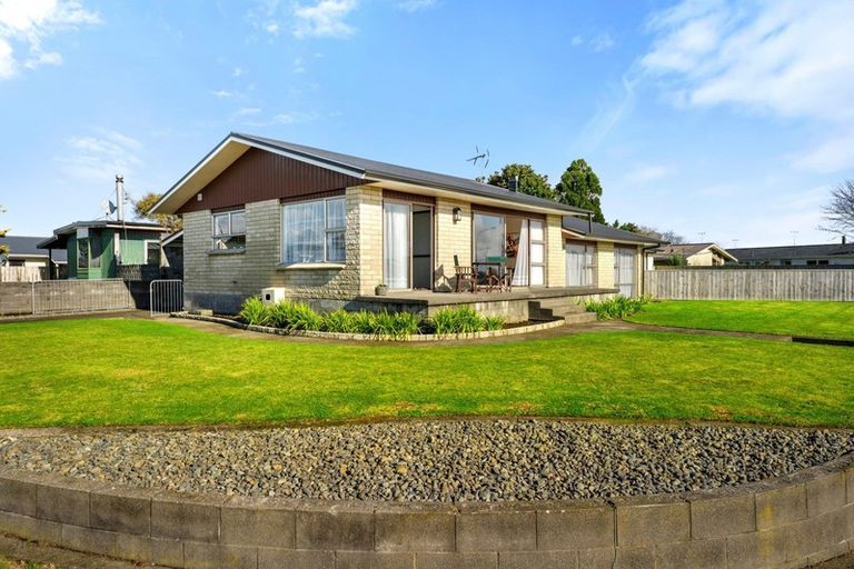 Photo of property in 2 Park Lane, Waitara, 4320