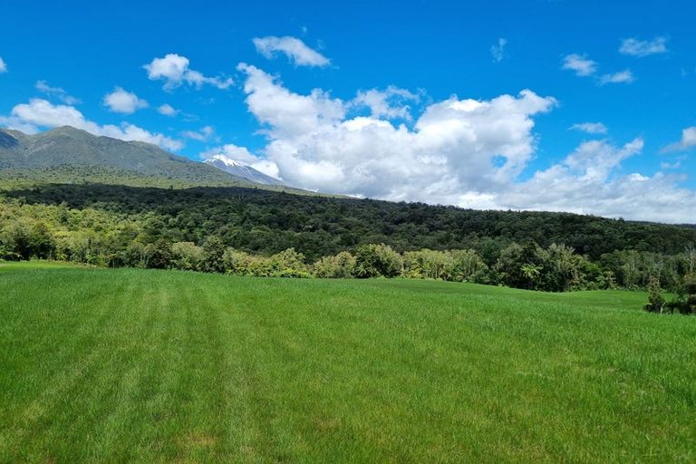 Photo of property in 730 Upper Pitone Road, Pitone, New Plymouth, 4374