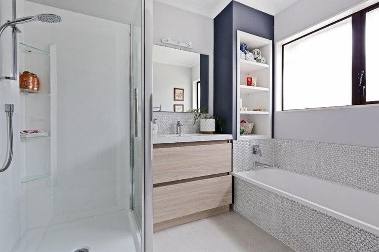 Photo of property in 33 Hetley Crescent, Taradale, Napier, 4112