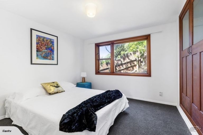 Photo of property in 49 Hungerford Road, Lyall Bay, Wellington, 6022