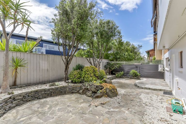 Photo of property in 1/27 Rangitoto Terrace, Milford, Auckland, 0620