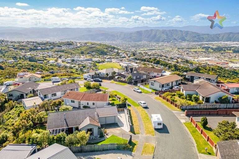 Photo of property in 21 Jasmine Grove, Maungaraki, Lower Hutt, 5010