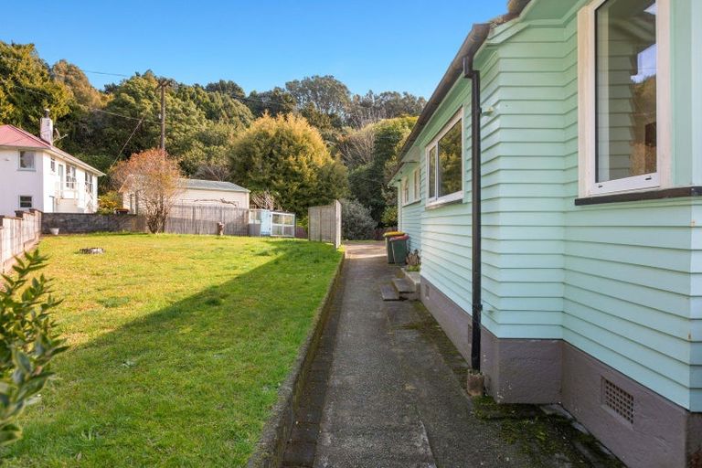 Photo of property in 70 Glenpark Avenue, Frankleigh Park, New Plymouth, 4310