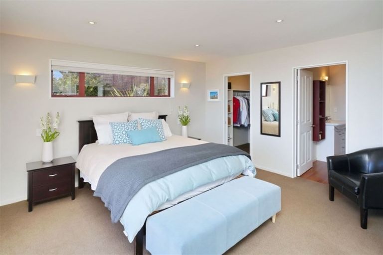 Photo of property in 1 Signal Hill Road, Mount Pleasant, Christchurch, 8081