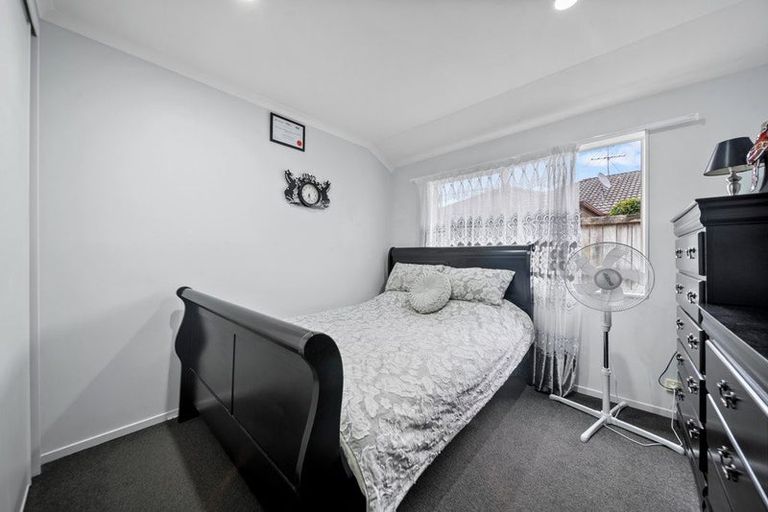 Photo of property in 35 Croftview Road, Wattle Downs, Auckland, 2103