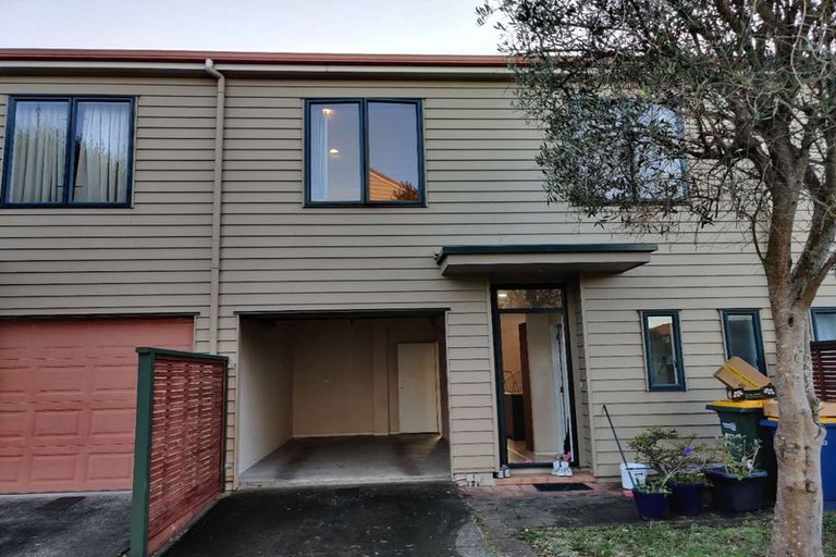 Photo of property in Tuscany Towers, 53/1 Ambrico Place, New Lynn, Auckland, 0600