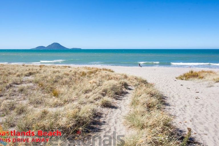 Photo of property in 15 Shaw Road, Waihi Beach, 3611