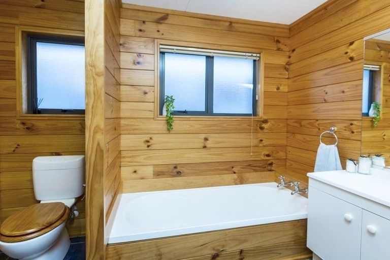 Photo of property in 3 Sunnyview Drive, Brown Owl, Upper Hutt, 5018