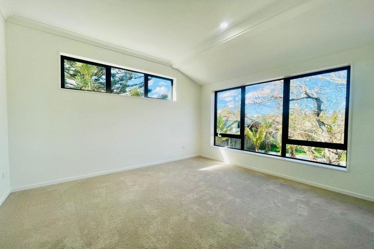 Photo of property in 8c Neems Place, Manurewa, Auckland, 2102