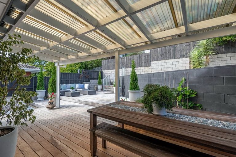 Photo of property in 17 Brigantine Drive, Beach Haven, Auckland, 0626