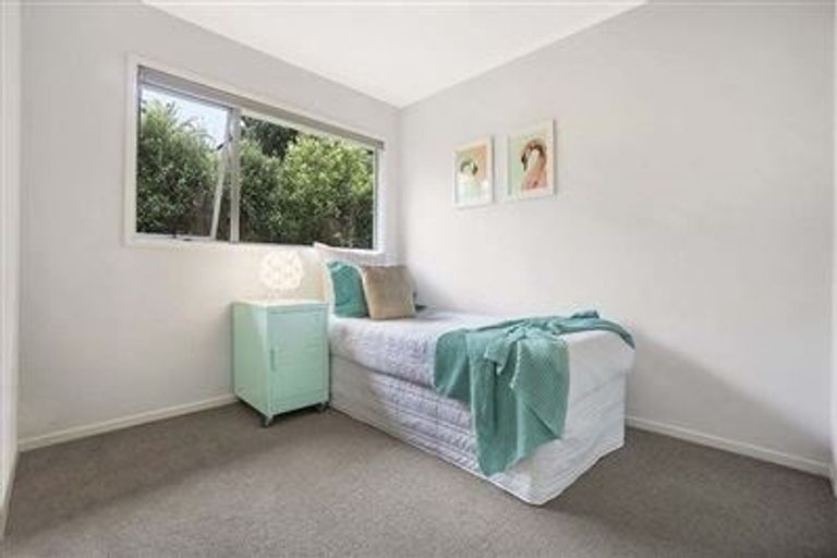 Photo of property in 1/17 Sandiacre Way, Browns Bay, Auckland, 0630