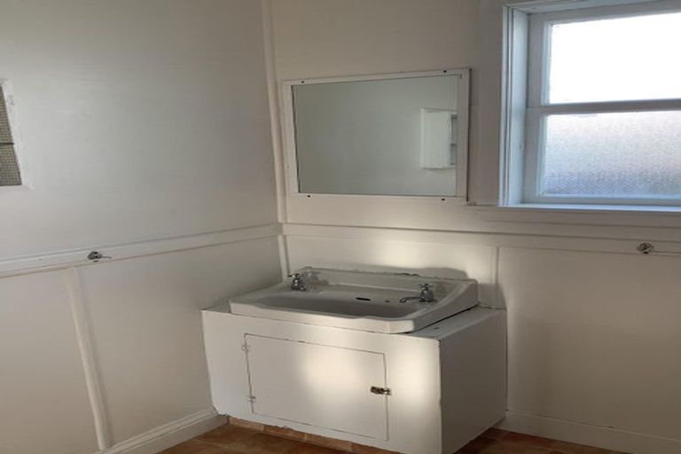 Photo of property in 261 Marine Parade, New Brighton, Christchurch, 8061