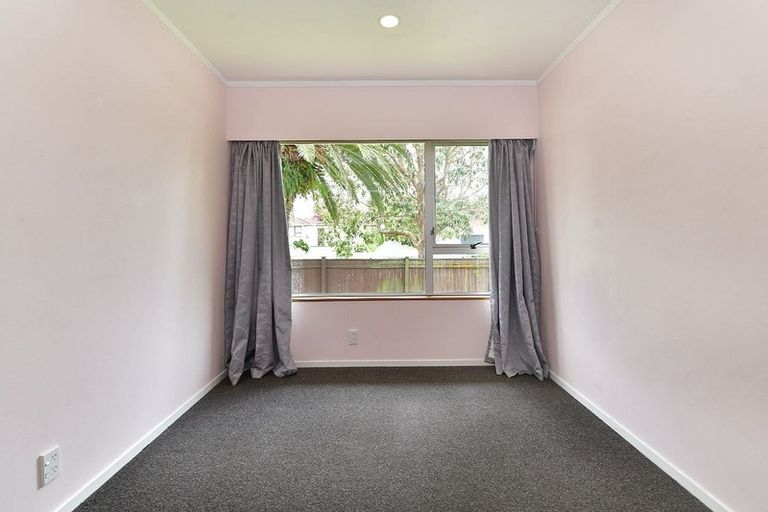 Photo of property in 27 Amorino Drive, Red Beach, 0932