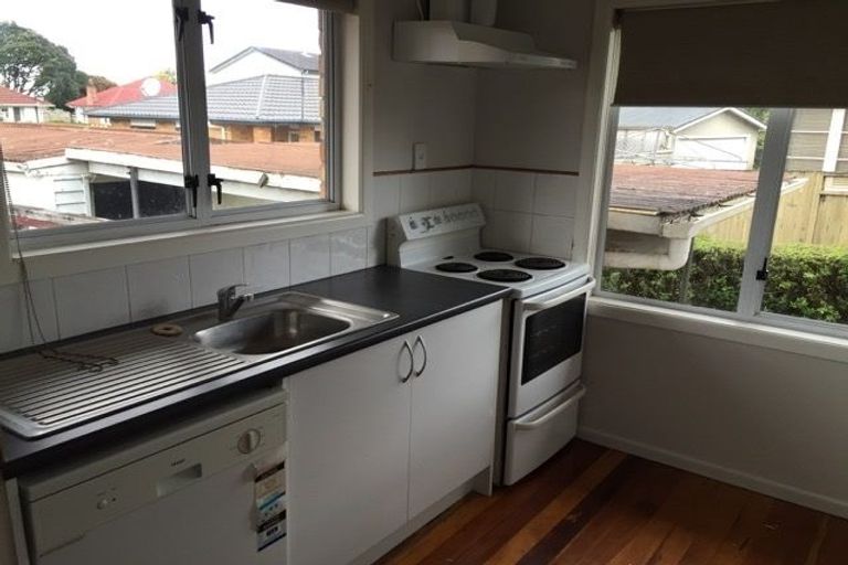 Photo of property in 74 Neil Avenue, Te Atatu Peninsula, Auckland, 0610