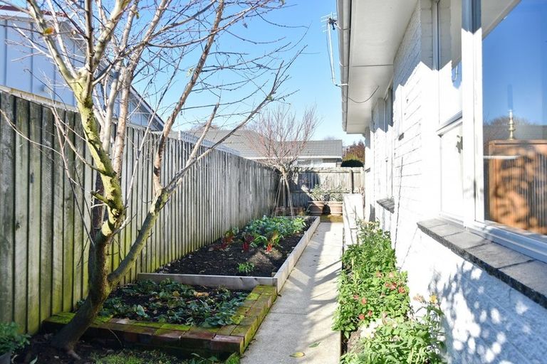 Photo of property in 2/106a Barrington Street, Somerfield, Christchurch, 8024