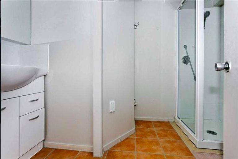 Photo of property in 4 Bank Street, Hillcrest, Auckland, 0627