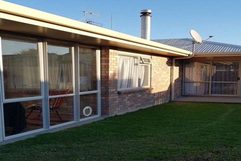 Photo of property in 19 Edgewater Grove, Whakatane, 3120