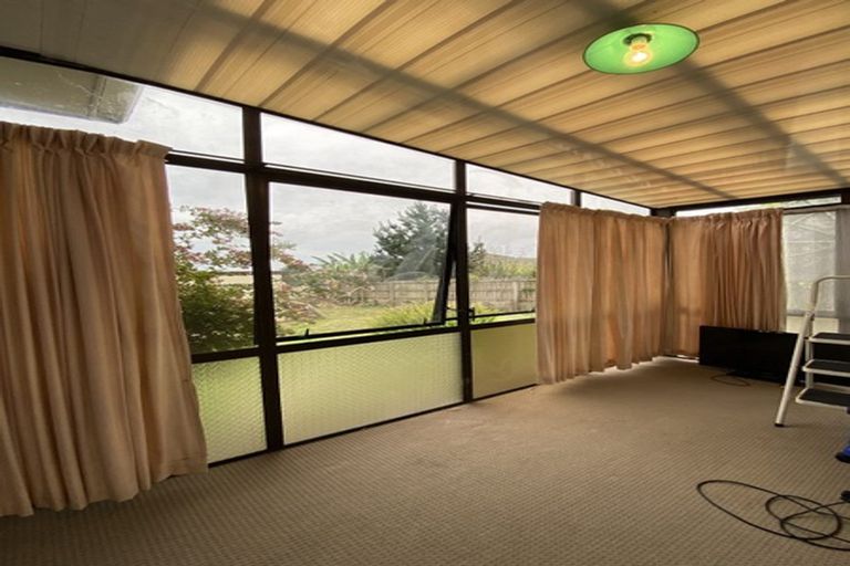 Photo of property in 10 Wesleydale Place, Papakura, 2110