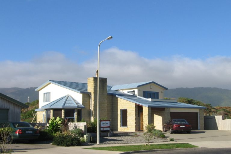 Photo of property in 164 Field Way, Waikanae Beach, Waikanae, 5036