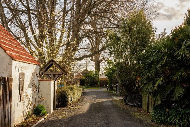 Photo of property in 61 Bowen Street, Cambridge, 3434