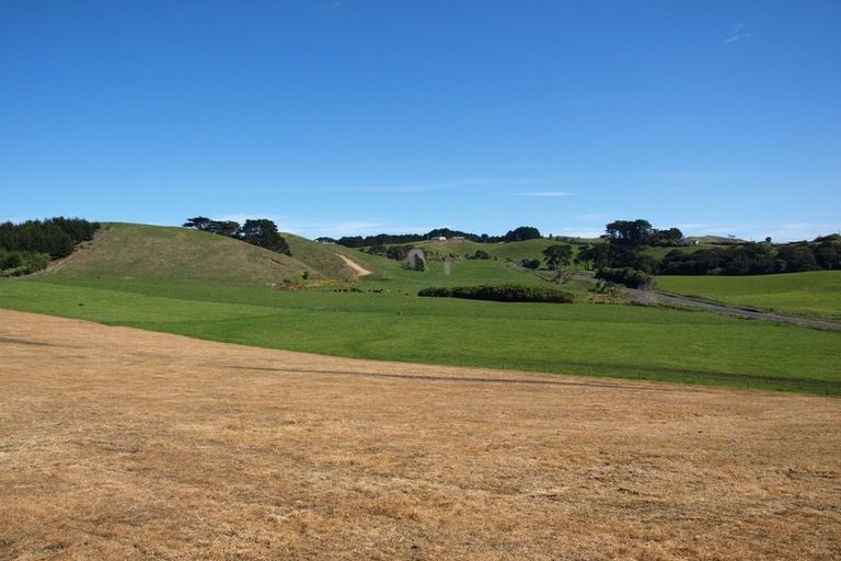 Photo of property in 343 Kaihau Road, Karioitahi, Waiuku, 2683