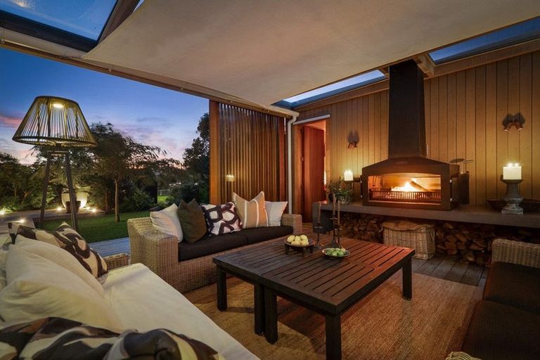 Photo of property in 2 Sea Crest Place, Bowentown, Waihi Beach, 3177