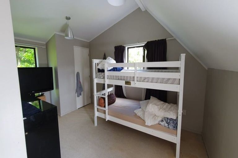 Photo of property in 34 Pekanga Road, Normandale, Lower Hutt, 5010