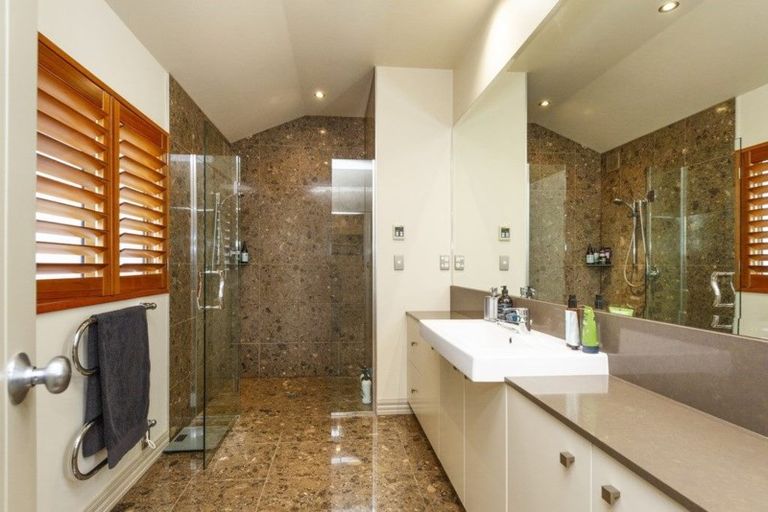 Photo of property in 17a Montgomery Terrace, Hokowhitu, Palmerston North, 4410