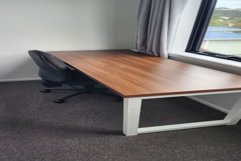 Photo of property in 29c Glanmire Road, Newlands, Wellington, 6037