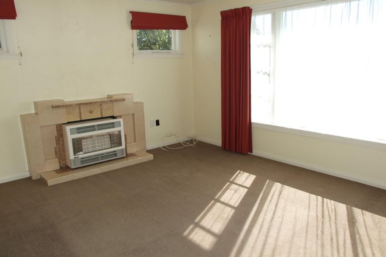 Photo of property in 16 Stirling Crescent, Hokowhitu, Palmerston North, 4410