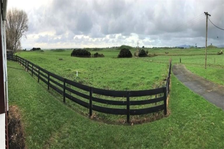 Photo of property in 89 Porikapa Road, Warea, New Plymouth, 4381