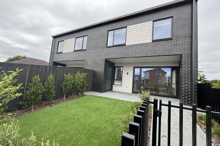 Photo of property in 9b Treasury Place, Onehunga, Auckland, 1061