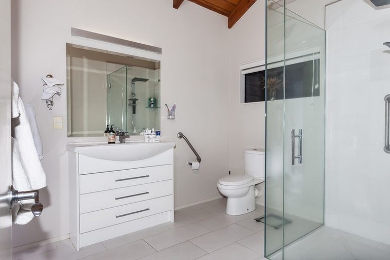 Photo of property in 5 Rewa Rewa Valley, Tairua, 3508