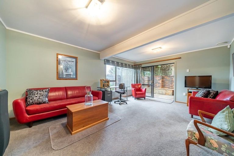 Photo of property in 11 Halladale Road, Papakowhai, Porirua, 5024
