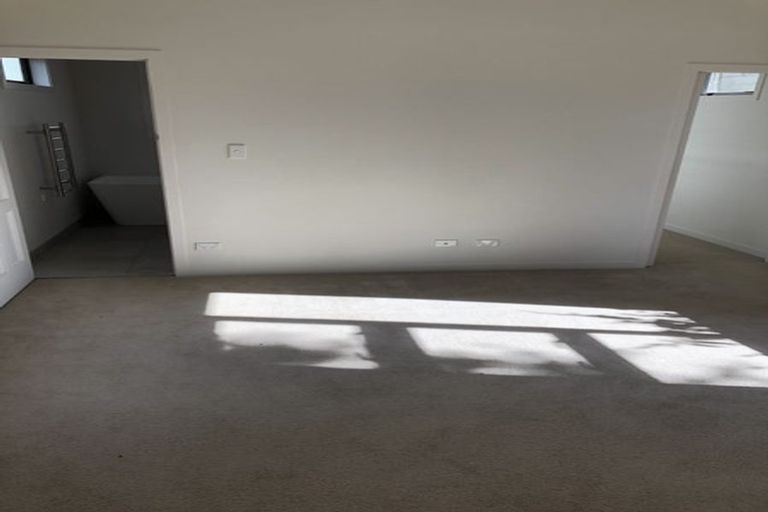 Photo of property in 24b Rossiter Crescent, Westown, New Plymouth, 4310