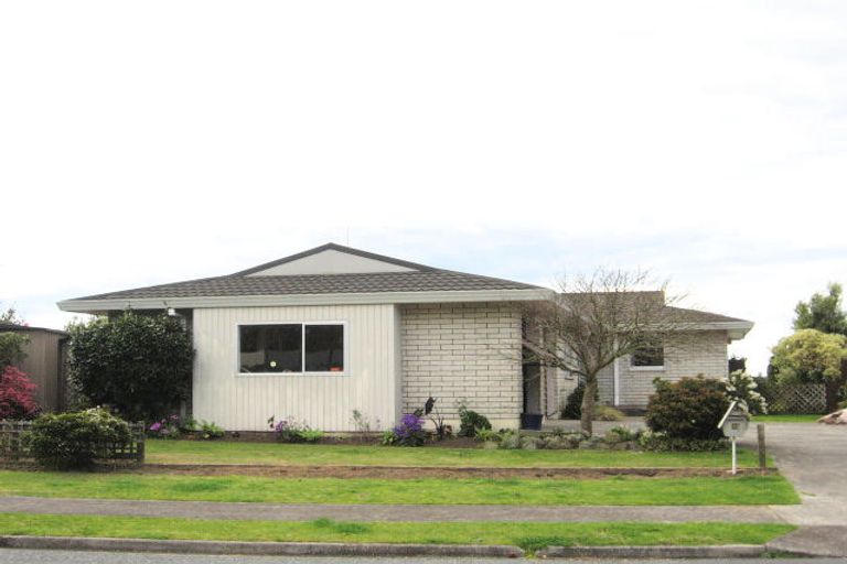 Photo of property in 39 Endeavour Avenue, Welcome Bay, Tauranga, 3112