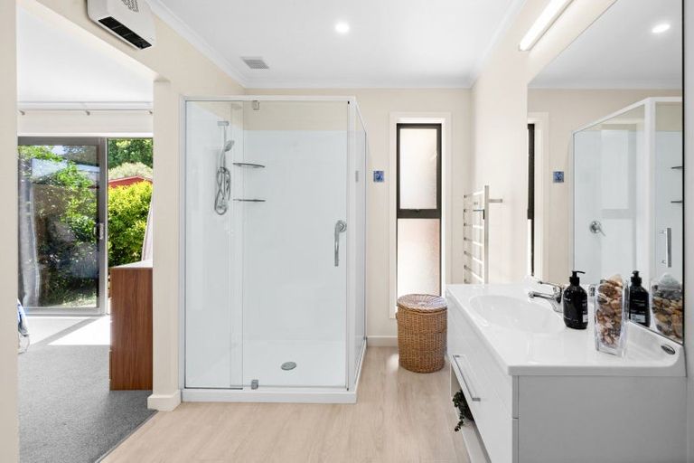 Photo of property in 4b Read Crescent, Clive, 4102