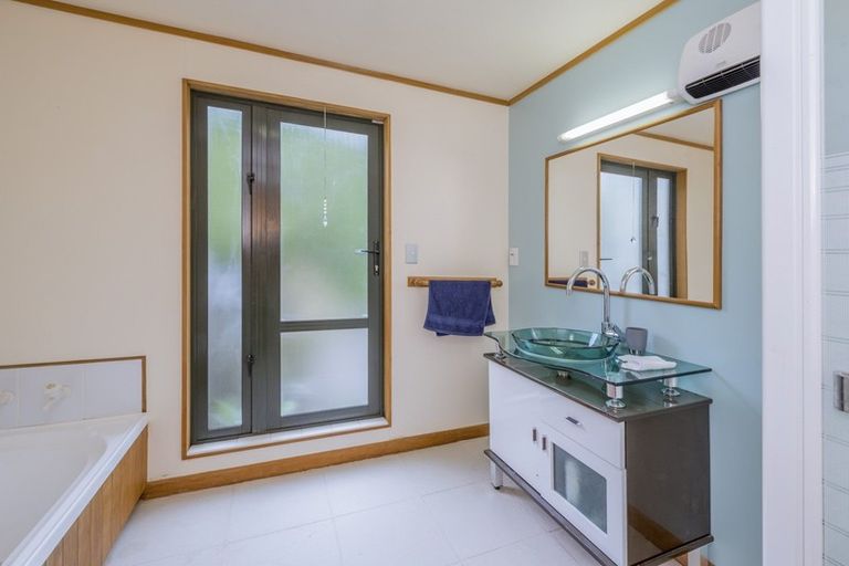 Photo of property in 149 Kawiu Road, Levin, 5510