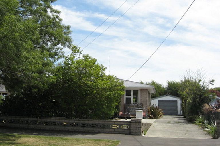 Photo of property in 43 Emlyn Place, Avondale, Christchurch, 8061