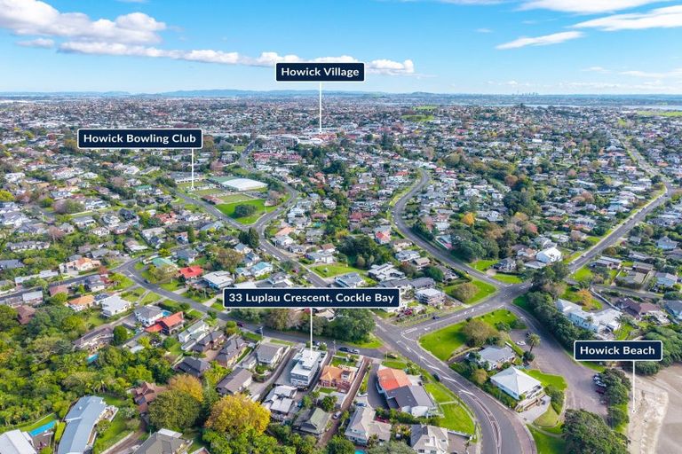 Photo of property in 33 Luplau Crescent, Cockle Bay, Auckland, 2014